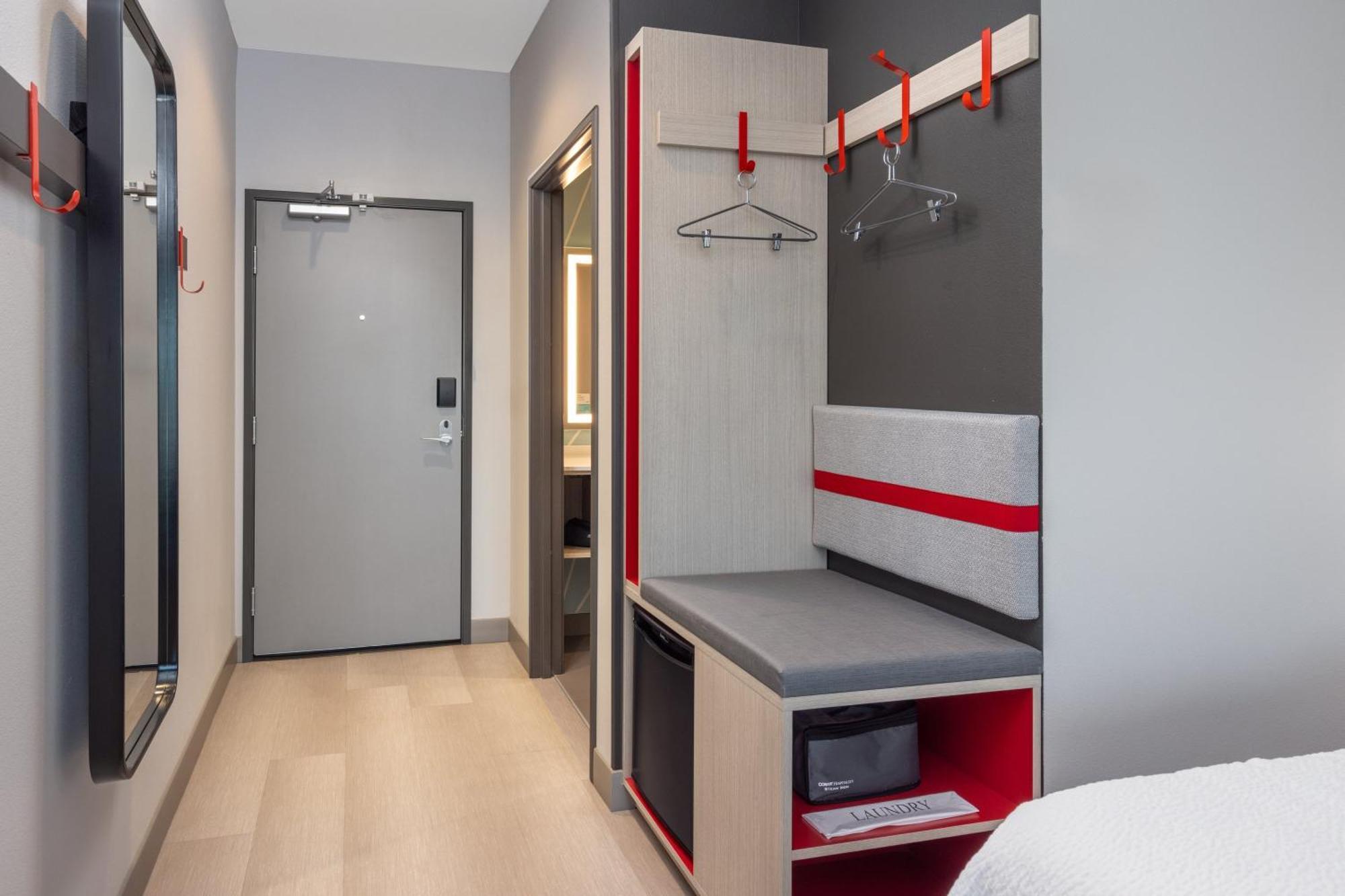 Avid Hotels Billings West By Ihg Экстерьер фото